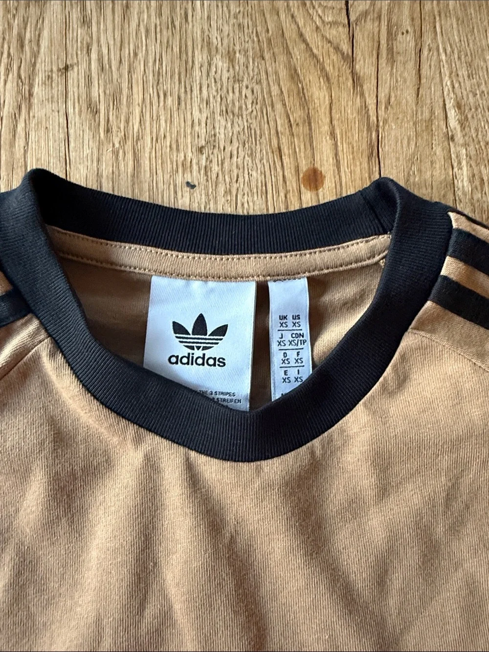 ADIDAS ORIGINALS 3-STRIPES CALIFORNIA T SHIRT XS